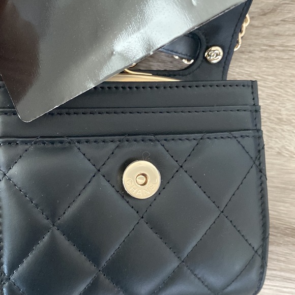 New Chanel Clutch on Chain bag - Picture 5 of 15